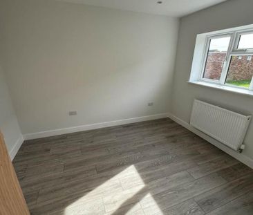 2 bedroom bungalow to rent - Photo 3