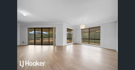 4x2x2 With Theatre - Photo 4