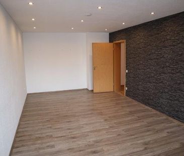 Gut geschnittene 2-Zimmer-Wohnung mit 2 Balkonen in Neukirchen-Vluy... - Photo 1