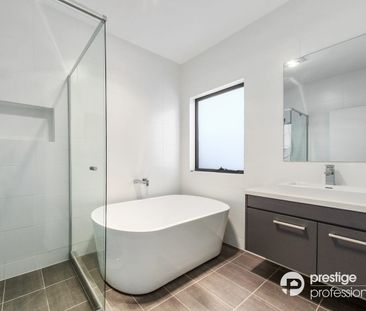 Large Impressive Single Level Home - Photo 5