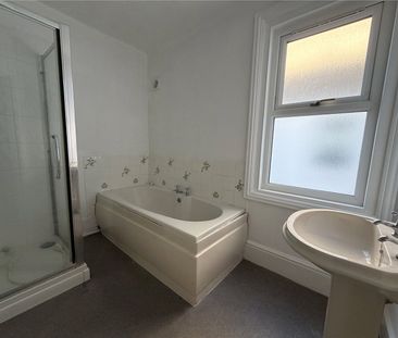3 bedroom house to rent Ham Road, Worthing, BN11 - Photo 6