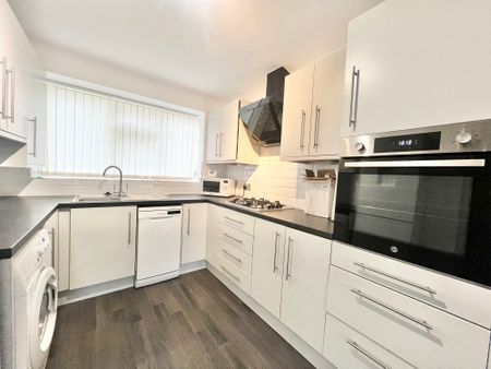 2 bed apartment to rent in Blundellsands Road East, Liverpool, L23 - Photo 4