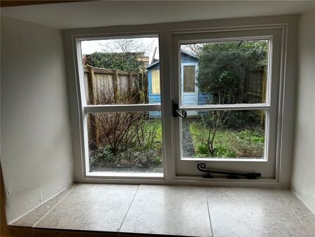 Bowditch Row, South Street, Crewkerne, Somerset, TA18 - Photo 3