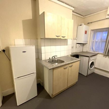 Studio to rent - Photo 3