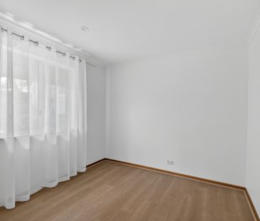 Open the door to coastal living - Photo 5