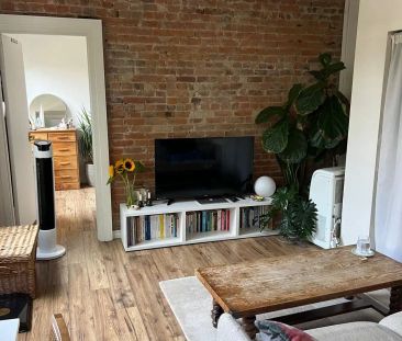 Gladstone Suites — Large Bright 1 bedroom - Photo 2