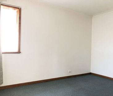 Great Central Location - Photo 5