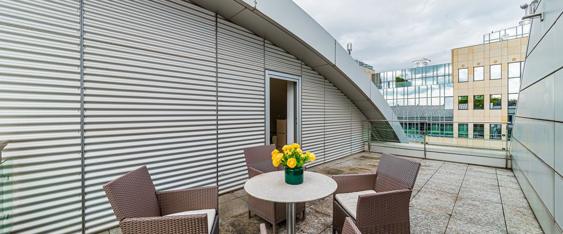 City-Residence: Moderne und hochwertige Maisonette-Wohnung nahe dem Fluss Main und Opernhaus - Photo 1