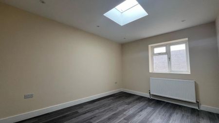 5 bedroom semi-detached house to rent - Photo 3