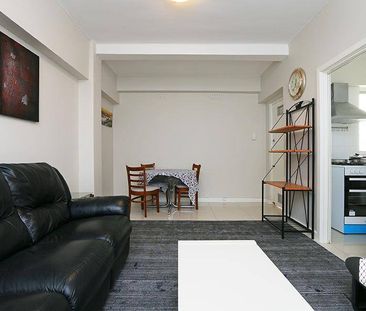 2 BEDROOM APARTMENT - CITY LIVING ! - Photo 2