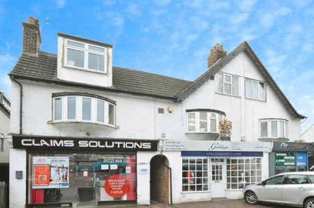 1 bedroom in a house share to rent - Photo 5