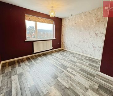 Semi-detached house to rent on - Photo 4