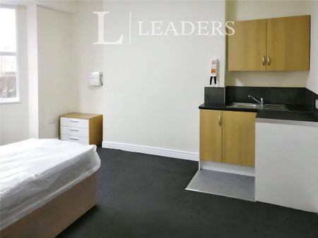 1 bedroom in a house share to rent - Photo 5