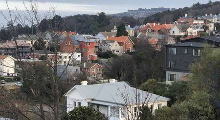 Central 2 bedroom apartment - Photo 4