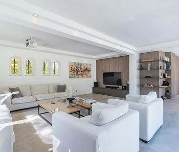 Maison à louer Mougins, Cote d'Azur, France8 500 EUR / Mois - Photo 1