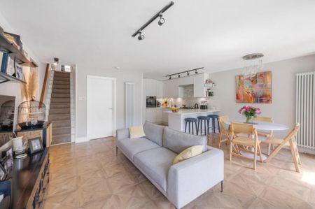 4 Bed Maisonette, Goulden House, SW11 - Photo 4