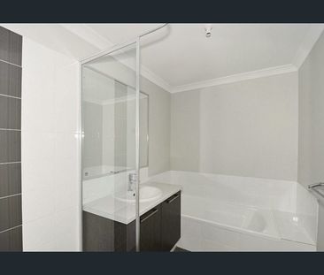Stylish Townhouse Living Close to the Mandurah Foreshore! $610 per ... - Photo 6