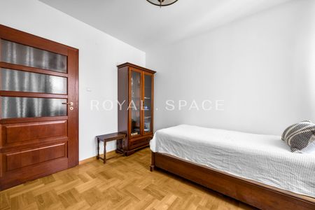 Przestronne mieszkanie z balkonem i garażem - Zdjęcie 3