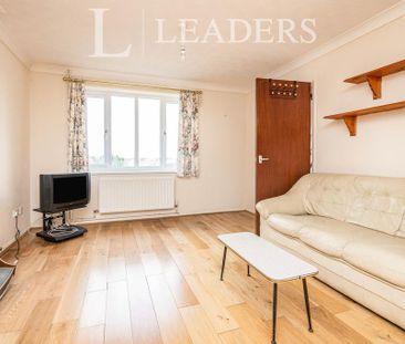 3 bedroom semi-detached house to rent - Photo 3
