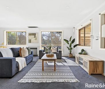 Spacious Family Haven - Comfort, Style & Fun Await! - Photo 4