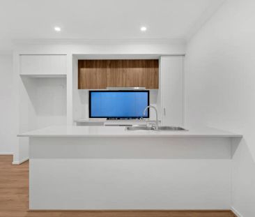 “"A contemporary new build in a prime Wyndham Vale location."” - Photo 6