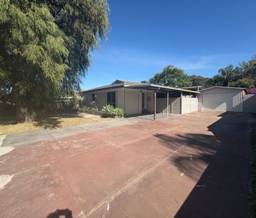 Charming 3-Bed Renovated Home with Amazing Outdoor Spaces - Photo 5