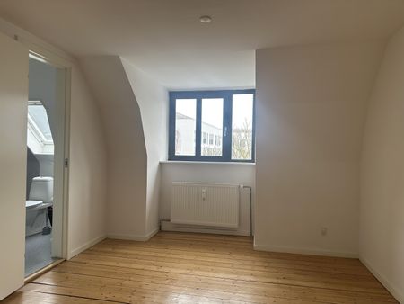 <b>Centralt beliggende og indbydende 2-værelses lejlighed – Løkkegade, Aalborg</b> - Foto 3