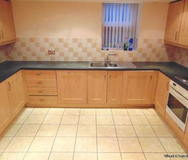 2 bedroom property to rent in Oldham - Photo 4