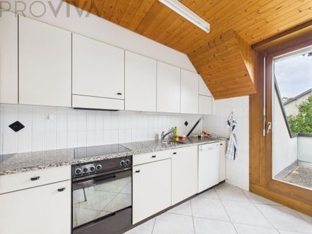 Bijou on two floors - Photo 3