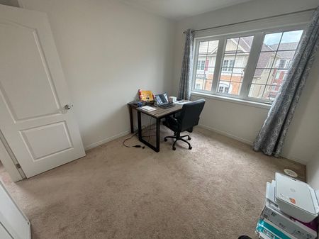 For Lease - 38 Filly Path, Oshawa, Ontario - Photo 4