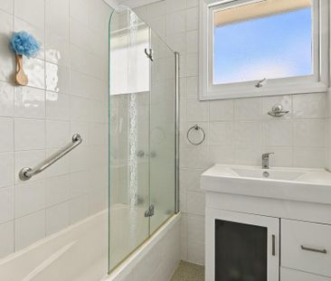 3 bedroom home with double bay shed in Ravenswood - Photo 6