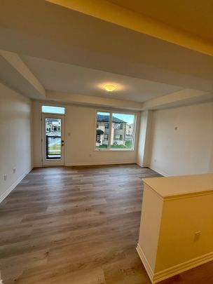 For Lease - 26 Ennerdale Street, Barrie, Ontario - Photo 1