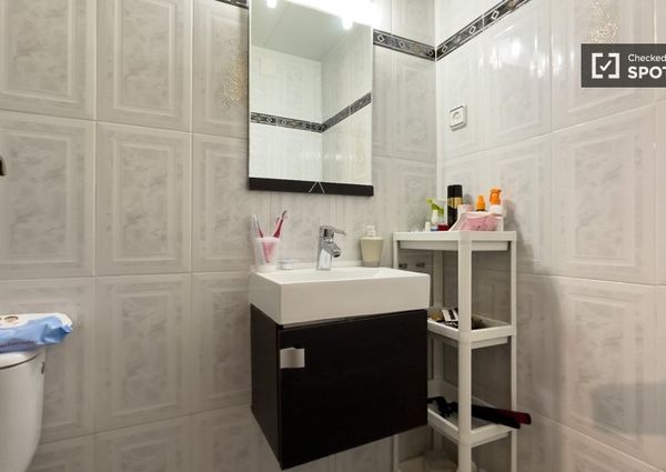 barcelona, Catalonia 08042