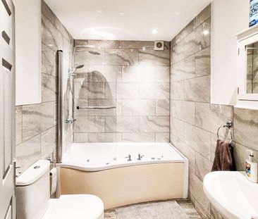 High spec shared house in L15, bills included! Room 4 - Photo 1