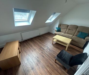 1 bedroom in a flat share to rent - Photo 5