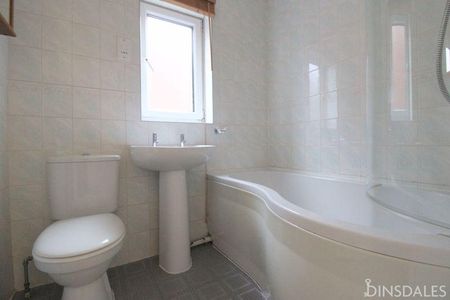 2 bedroom semi-detached house to rent - Photo 5