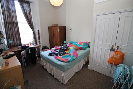 4 bedroom ground floor flat to rent - Photo 5