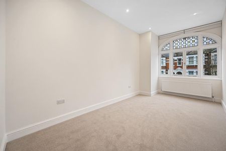 4 bedroom flat to rent - Photo 5