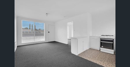 CONVENIENT LOCATION, COMFORTABLE LIVING - Photo 5