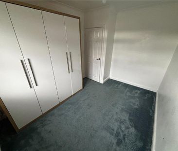 4 bedroom semi-detached house to rent - Photo 3