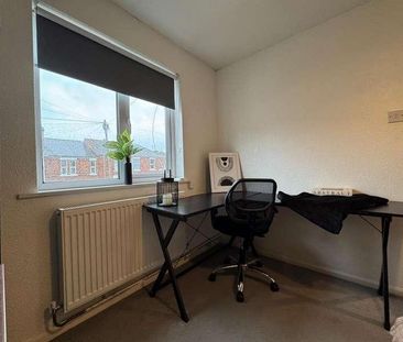 Allocated Parking Space // Bed // Portland St // Sept, LN5 - Photo 6