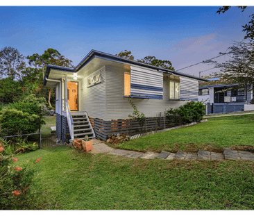 Great Location, Renovated, Pet Friendly - Photo 3