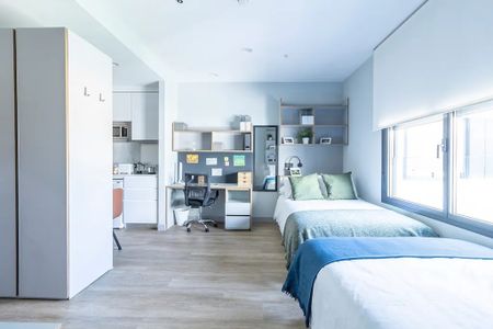 Calle Camilo José Cela, Sevilla, Andalusia 41018 - Photo 5