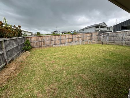 Modern Home located in Huntingdale Park Estate - Photo 2