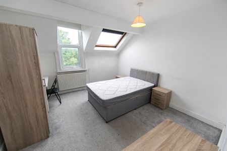 Flat 6, 27 Richmond Road, Headingley, Leeds - Photo 4