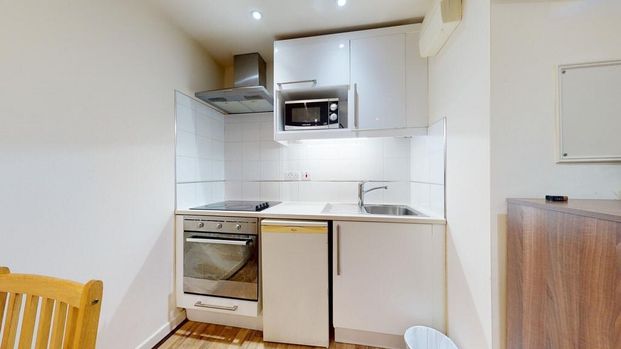 Studio to rent - Photo 1