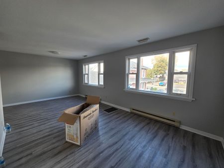 For Lease - 129 King Street Unit# 1, Clarington, Ontario - Photo 4