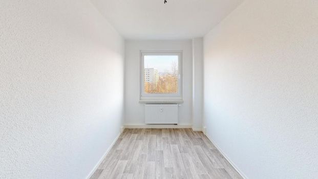 Neu modernisierte 4-Raum-Wohnung mit Balkon - Foto 1