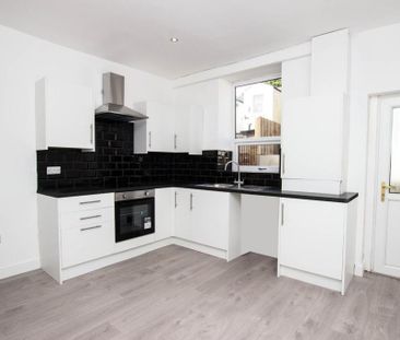 3 bedroom end of terrace house to rent - Photo 5