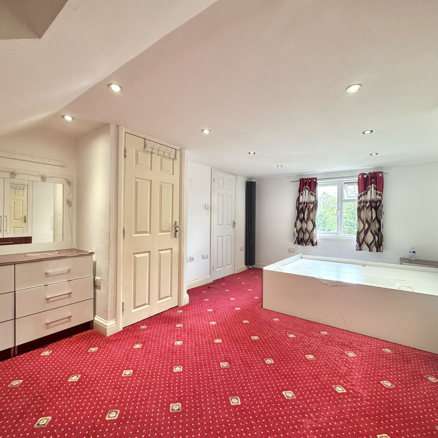 Blacklands Drive, Greater London, UB4 - Photo 1